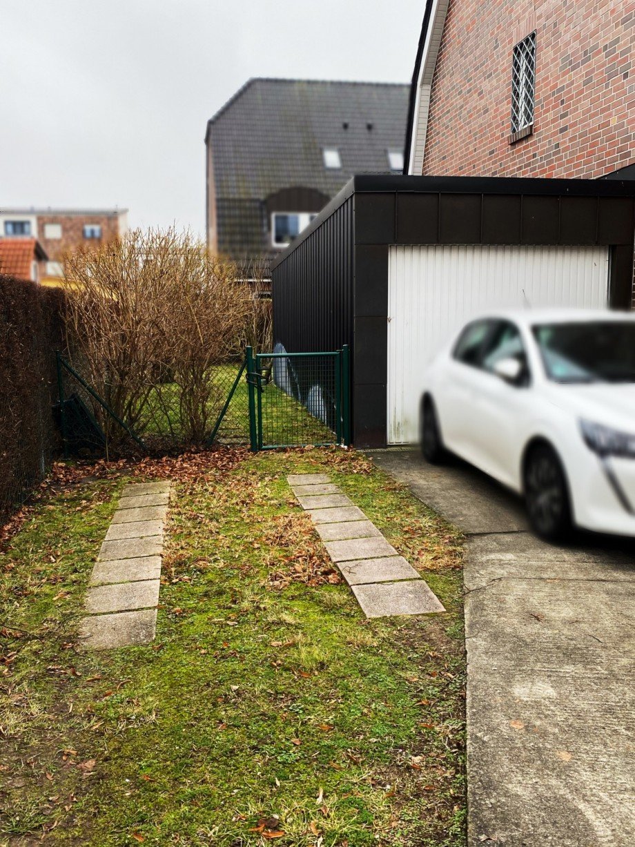 Garage und Stellplatz Doppelhaush�lfte Berlin
