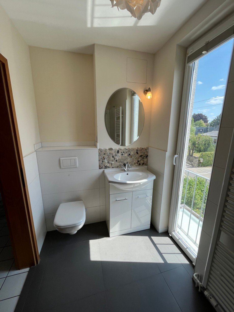 Badezimmer DG Doppelhaush�lfte Hoppegarten OT Birkenstein