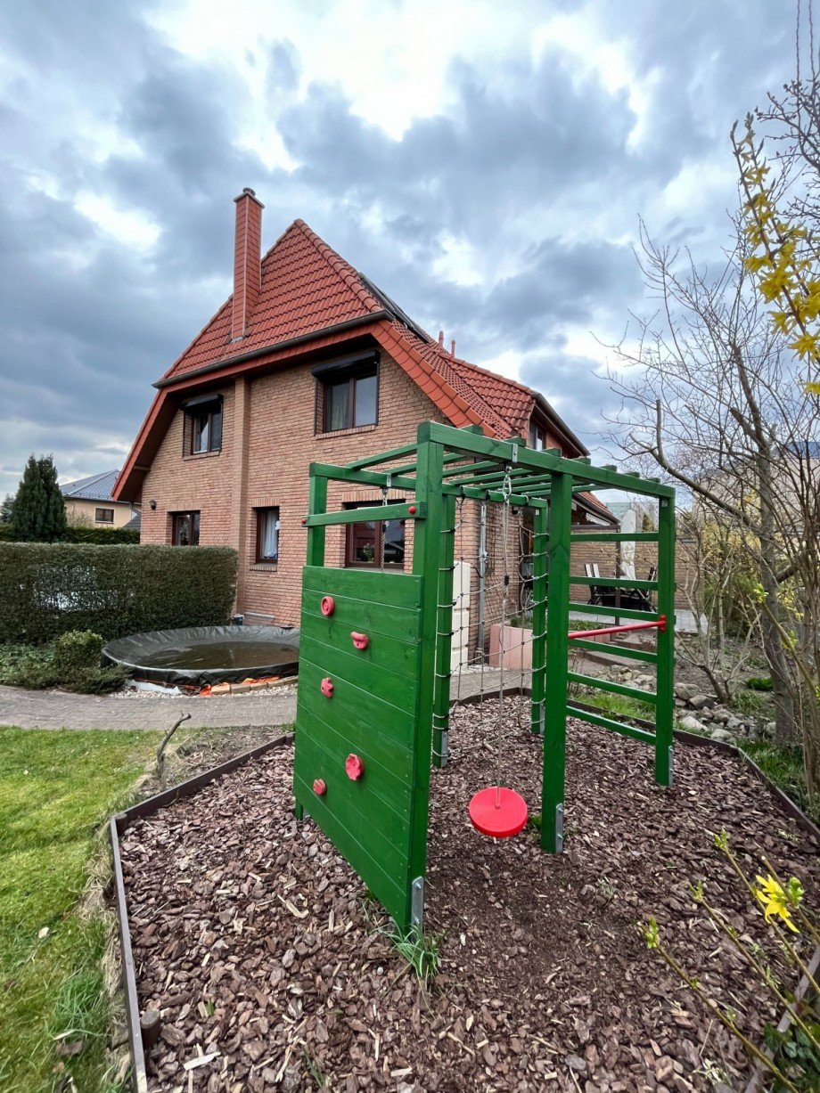 Kletterger�st & Pool Doppelhaush�lfte Berlin
