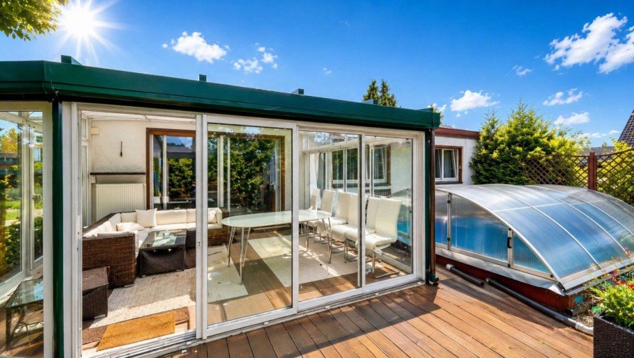 Wintergarten & Pool Bungalow Berlin