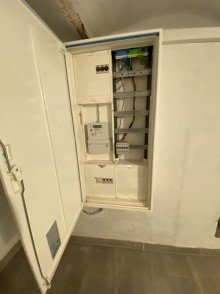 Stromkasten Seen�he - Einzigartiges Einfamilienhaus mit Keller, Garage und Pool in Lehnin