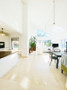 Offener Wohn- Essbereich Erdw�rme! Lichtdurchfluteter Bungalow mit offener Decke in Waldesruh +Bj 2021+