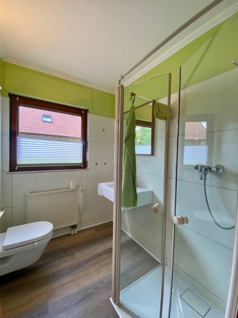 G�stebad mit Dusche Einfamilienhaus Berlin
