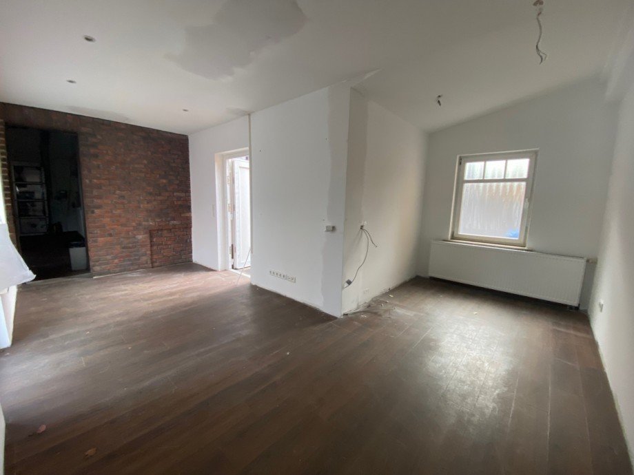 Verkaufsb�ro zwischen den zwei Werkst�tten Haus Berlin