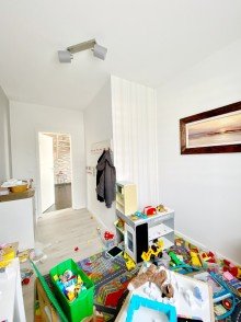 Spielzimmer / B�ro / G�stezimmer EG Neuwertige Stadtvilla mit Erdw�rmeheizung