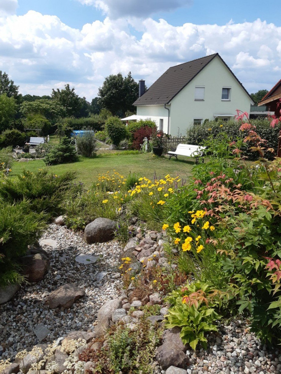 Garten Sommer Einfamilienhaus Treplin
