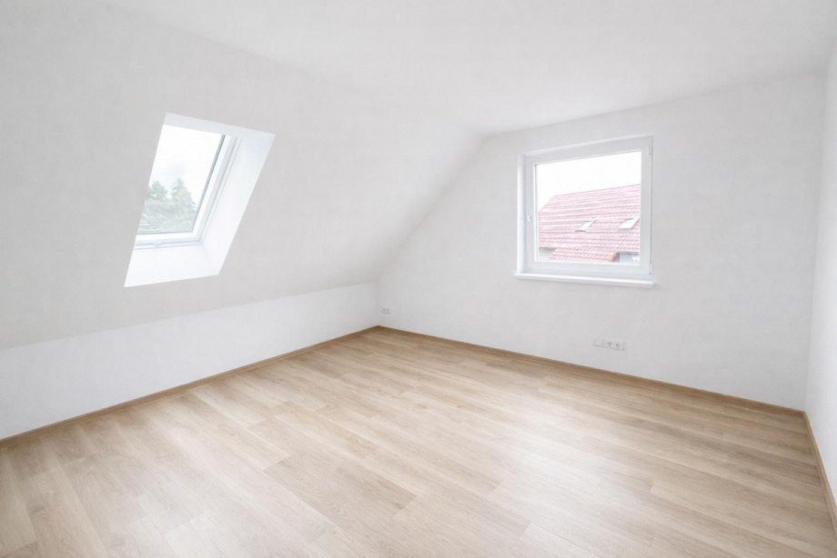 Zimmer1 DG Doppelhaush�lfte Berlin