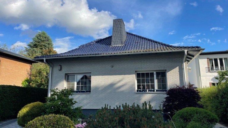 Hausansicht Berlin Einfamilienhaus Einfamilienhaus mit Keller ,Wintergarten+5 Zimmern in Mahlsdorf S�d