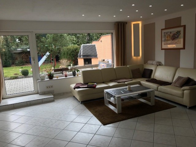 Wohnzimmer mit Gartenblick Doppelhaush�lfte Berlin