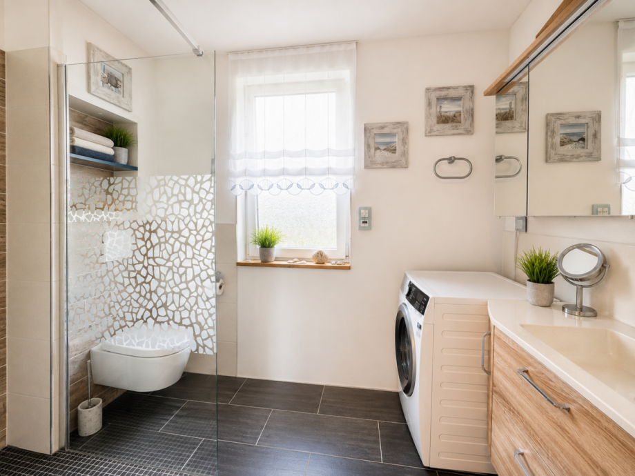 Bad mit Boden gleicher Dusche Bungalow Berlin