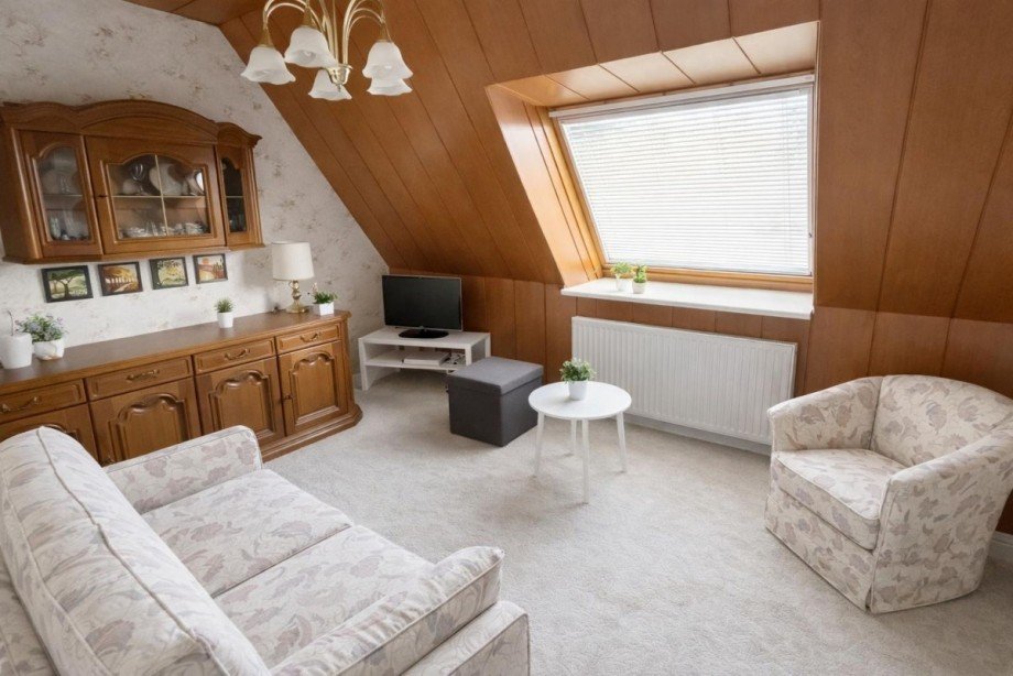 Zimmer1 DG Einfamilienhaus Berlin