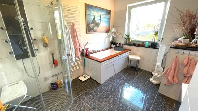 Bad EG Wanne Einfamilienhaus Berlin