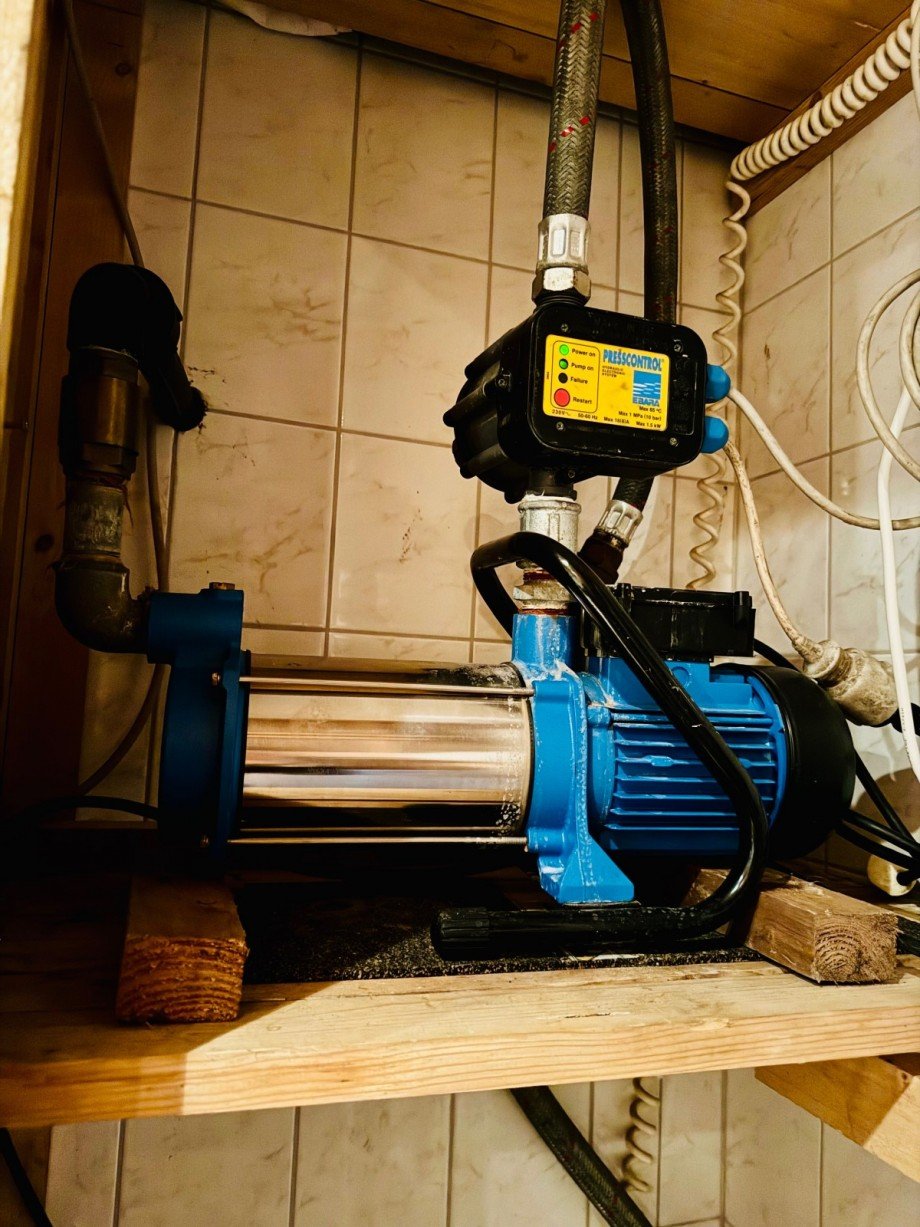 Hauswasserwerk Doppelhaush�lfte Berlin