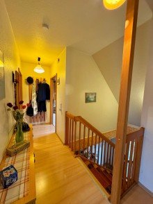 Flur DG Exklusives Einfamilienhaus in zentraler Lage - 5 Zimmer zum Wohlf�hlen