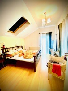 Schlafzimmer DG Individuelles Architektenhaus mit Pool und 7 Zimmern