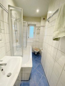 Wohnung 2.Etage rechts Bad Mehrfamilienhaus in Top Lage von Biesdorf Nord