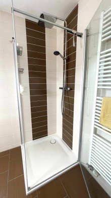 Dusche OG Neuwertige Stadtvilla in Traumlage von Kaulsdorf S�d nahe Kaulsdorfer See