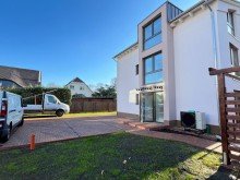 Hausansicht aus dem Hinterhof Neubau-Highlight: Obergeschosswohnung mit gro�em Balkon in Mahlsdorf-S�d
