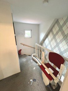 Treppe DG Einfamilienhaus mit Wintergarten & Tiefgarage in Alt-Hohensch�nhausen