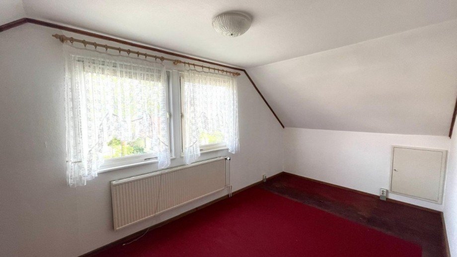 Zimmer 1 DG Einfamilienhaus H�now