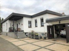 Hausansich Haus mit Keller im Bungalowstil in Biesdorf S�d