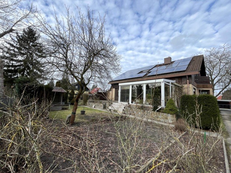 Hausansicht Berlin Einfamilienhaus Gro�es Einfamilienhaus mit Einliegerwohnung und Keller in Mahlsdorf S�d