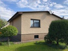 Hausansicht Neu: 3 Zimmer -  Bungalow mit Keller in Traumlage von Kaulsdorf S�d