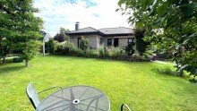 Hausansicht Seen�he - einzigartiger Bungalow mit Vollunterkellerung und gro�z�gigem Garten