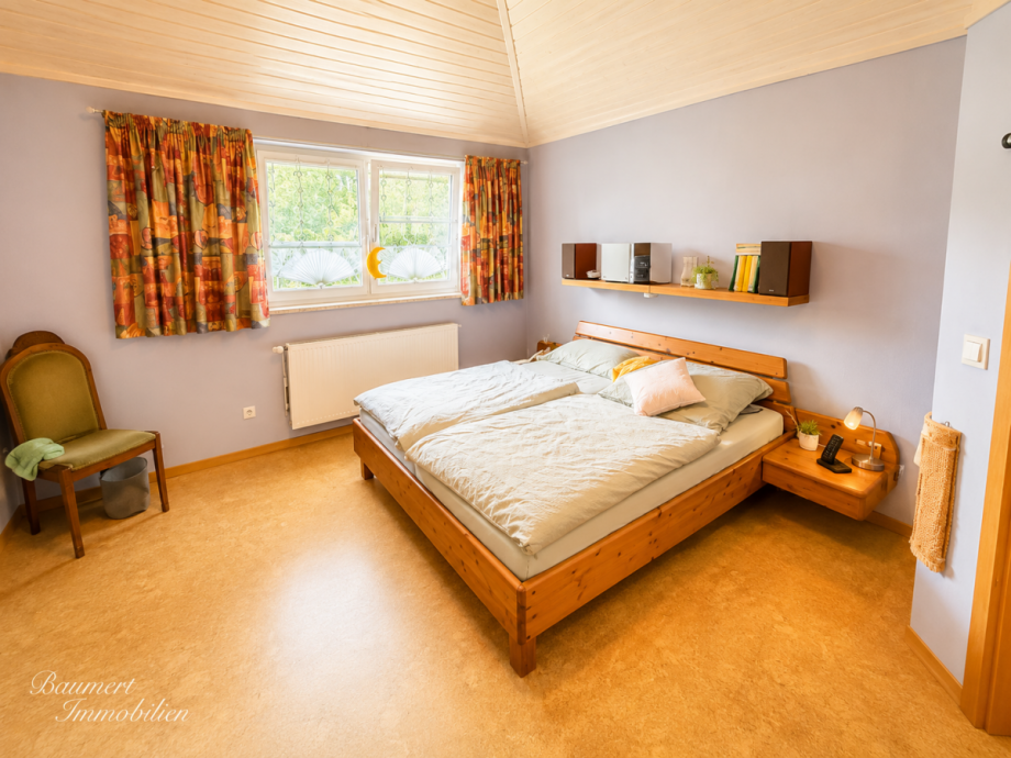 Schlafzimmer OG Einfamilienhaus Z�hlsdorf