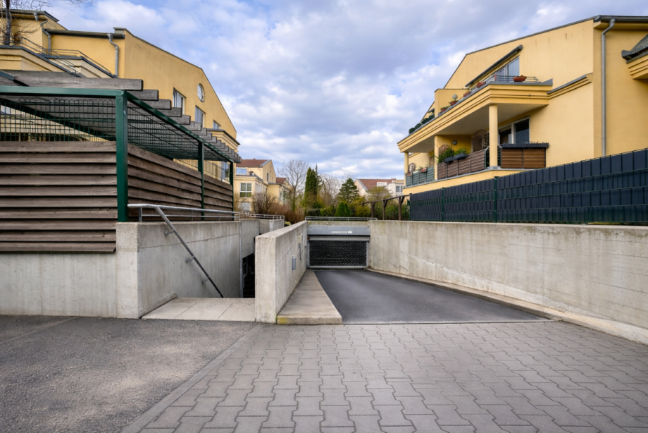 Zufahrt Tiefgarage Etagenwohnung Berlin