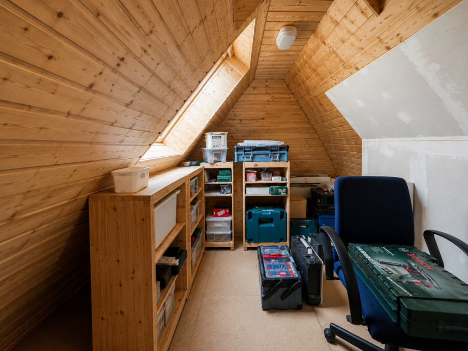 Dachboden Zimmer 2 Einfamilienhaus Berlin
