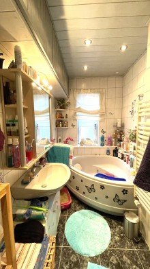 Bad Bungalow mit 3 Zimmern und Teilkeller in Mahlsdorf Nord