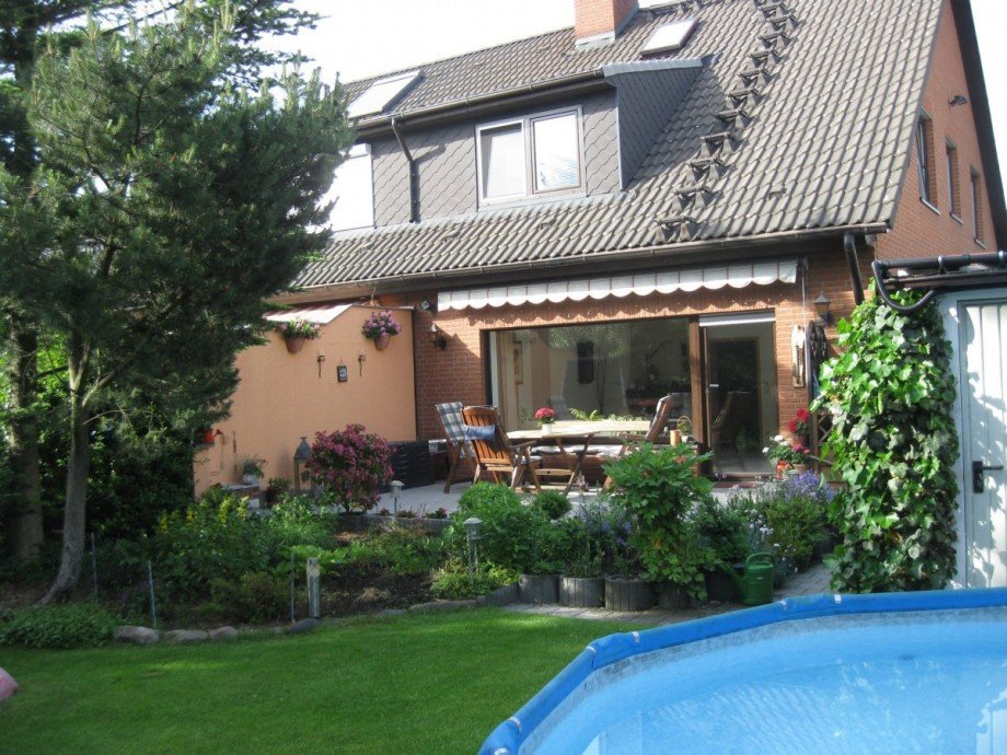 Blick vom Garten Doppelhaush�lfte Berlin