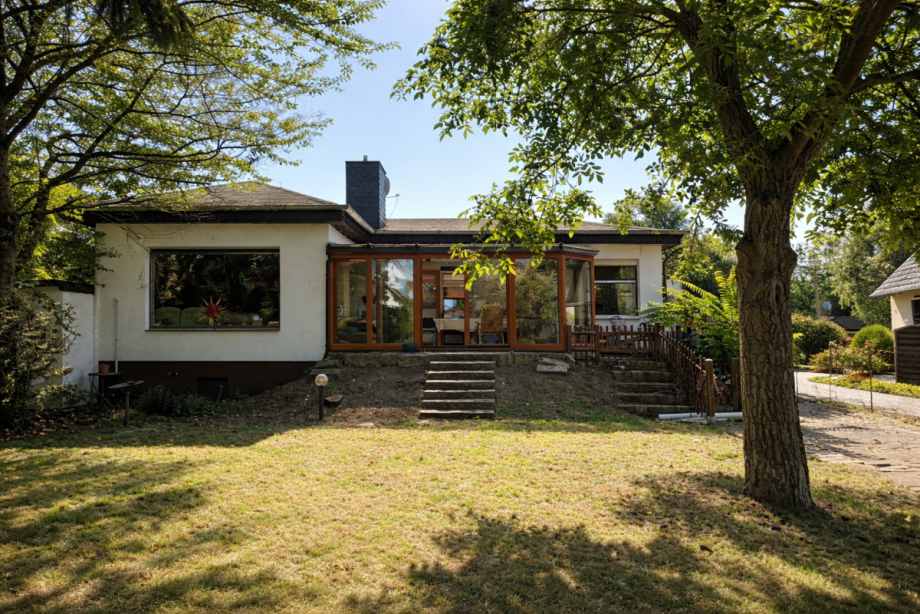 Hausansicht aus dem Garten Einfamilienhaus Berlin