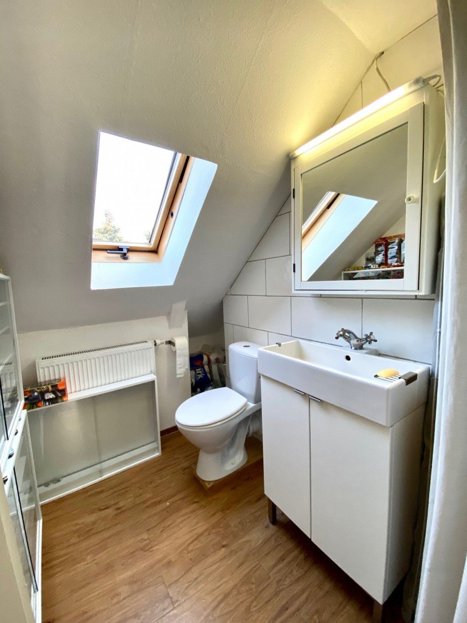 G�ste WC Dachgeschoss Doppelhaush�lfte Berlin