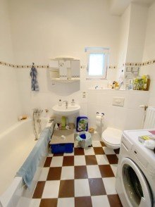 Wohnung 3. Etage links Bad Mehrfamilienhaus in Top Lage von Biesdorf Nord