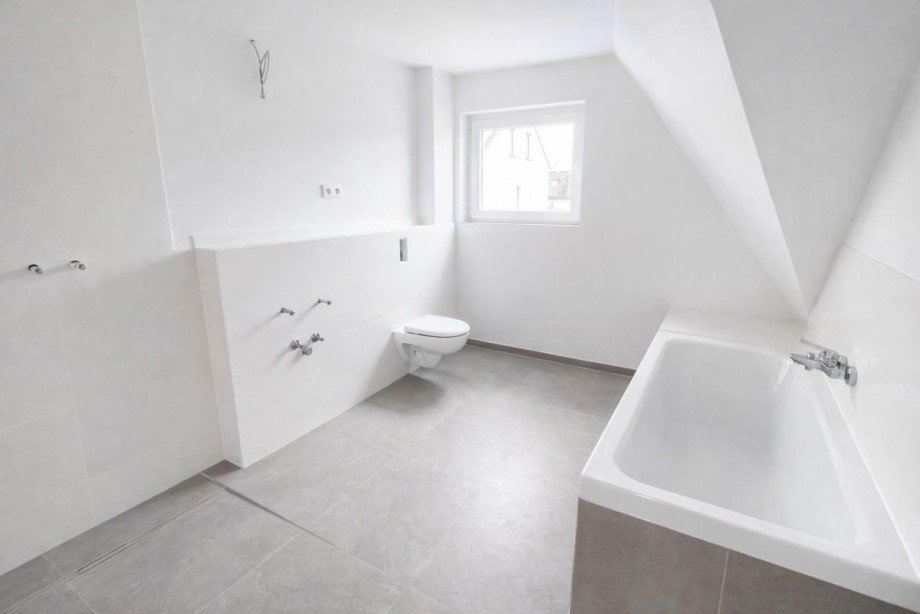 Bad DG Doppelhaush�lfte Berlin