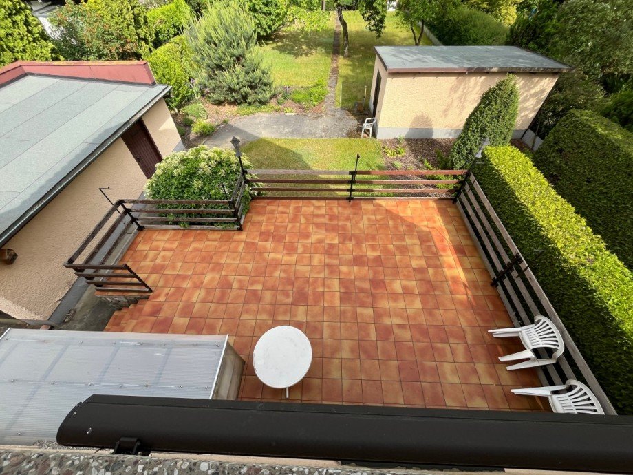 Gartenblick aus dem DG Einfamilienhaus Berlin