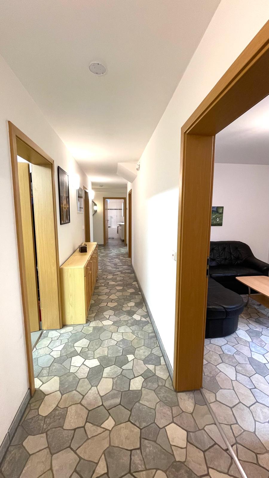Flur UG Bungalow Berlin