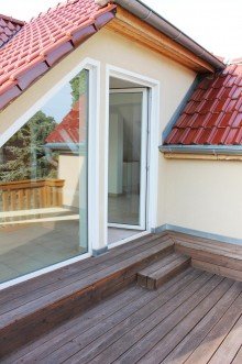 Balkon DG Kaulsdorf-S�d: Gepflegtes Mehrfamilienhaus mit 3 Wohneinheiten