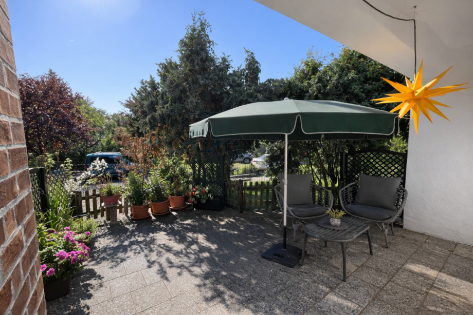 Terrasse zum Vorgarten Einfamilienhaus Berlin