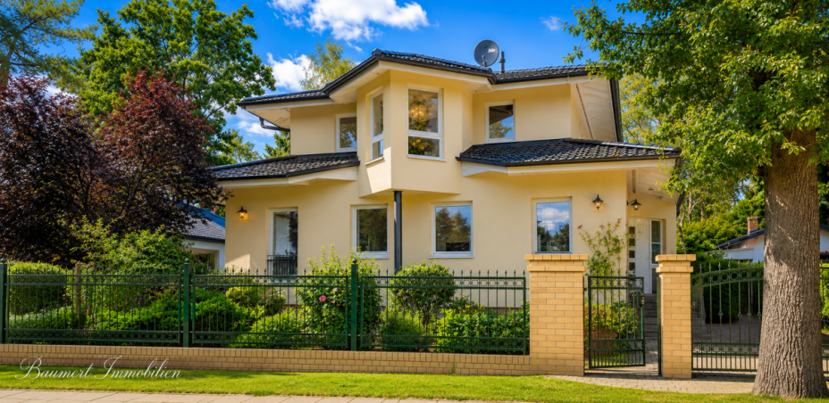 Ansicht von der Stra�e Einfamilienhaus Z�hlsdorf