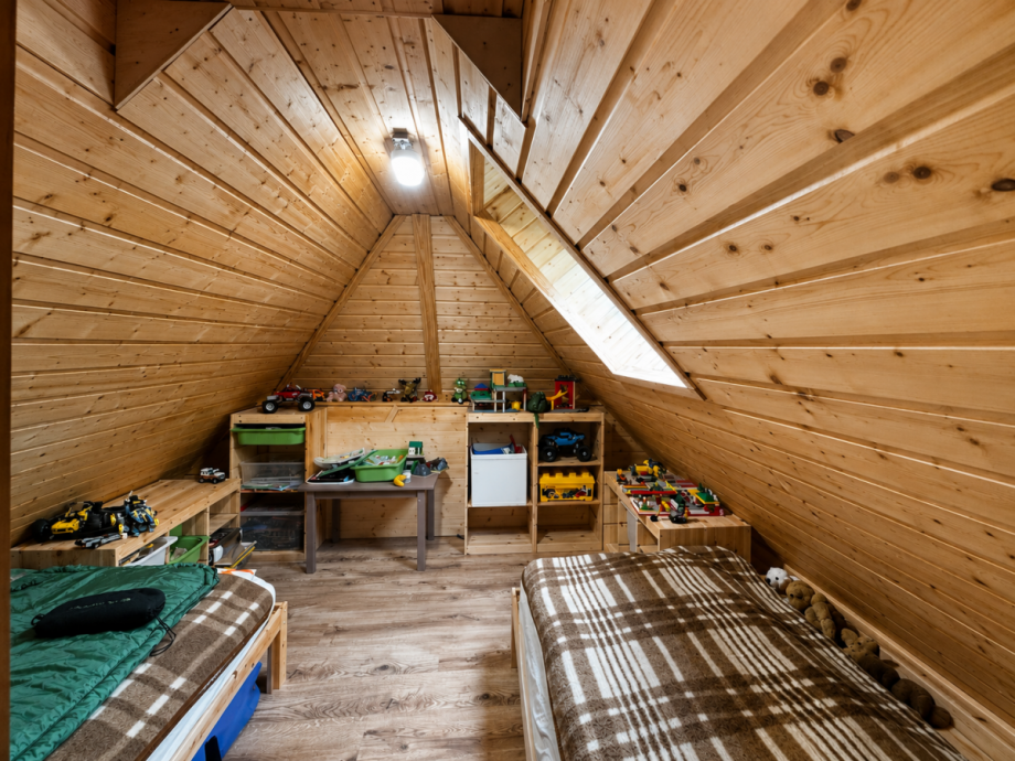 Dachboden Zimmer 1 Einfamilienhaus Berlin