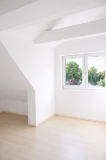 Schlafzimmer DG Kaulsdorf-S�d: Gepflegtes Mehrfamilienhaus mit 3 Wohneinheiten