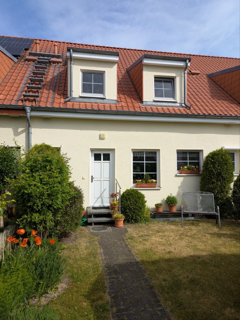 Hausansicht von vorne Reihenmittelhaus Berlin