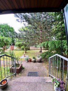 Eingang Einfamilienhaus mit 5 Zimmern und Garage in Biesdorf S�d