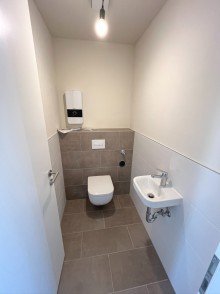 G�ste WC Neubau-Highlight: Obergeschosswohnung mit gro�em Balkon in Mahlsdorf-S�d