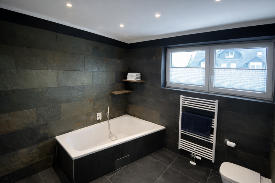 Badezimmer Ansicht2 Etagenwohnung Berlin