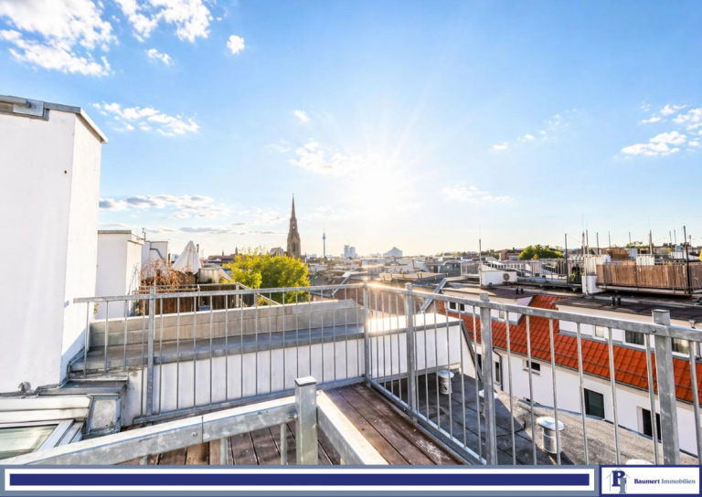 Blick vom Dach(direkter Zugang aus der Wohnung) Berlin Dachgeschosswohnung Exklusive Dachgeschosswohnung mit Kamin & Aufzug