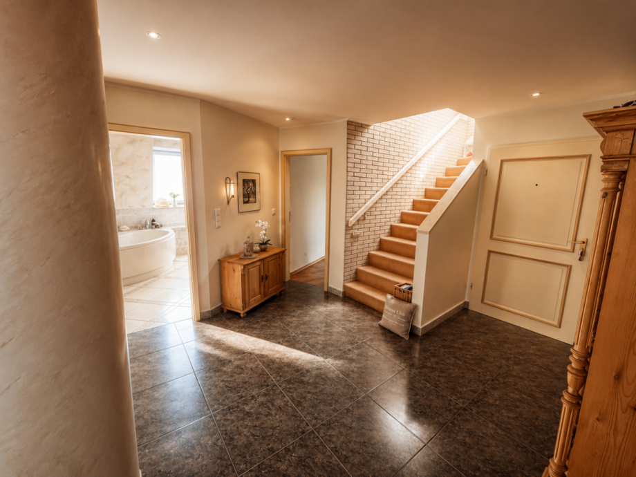 Diele & Treppe zur Dachterrasse Maisonettewohnung Berlin